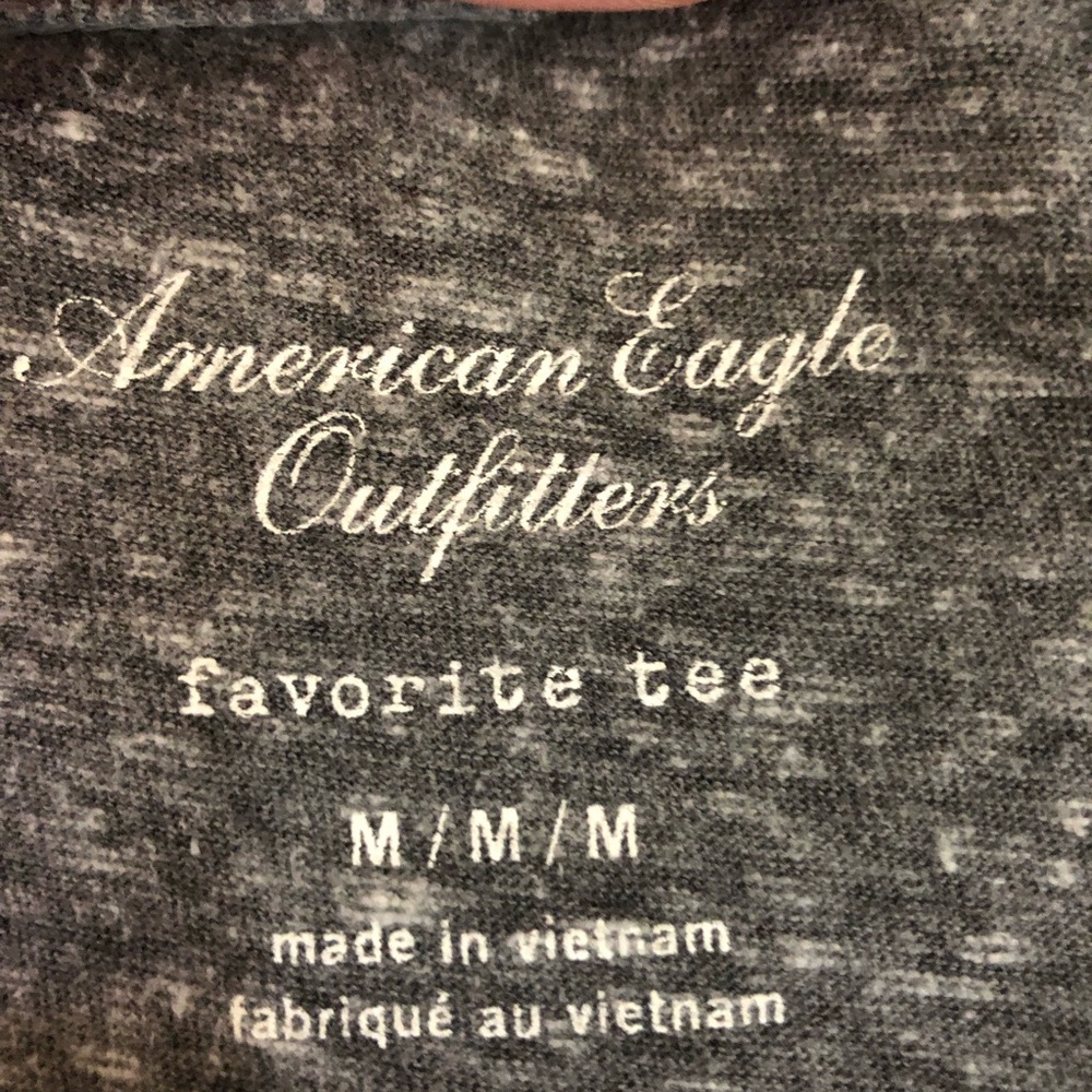 American Eagle Outfitters- A•E•O Gray/White Tee👕 - Picture 5 of 6